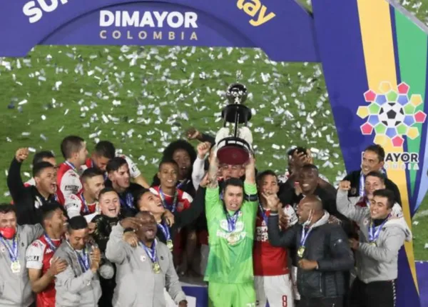 El Independiente Santa Fe se impuso de manera categórica contra el América de Cali y Juan Carlos Osorio no termina de dar la talla en el cuadro “Escarlata”.