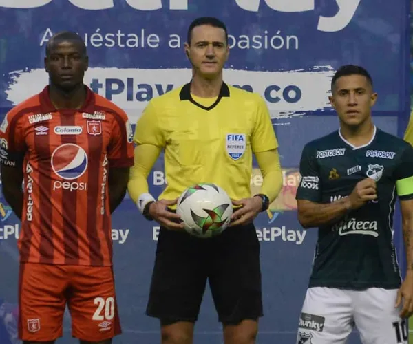 El ingreso del jugador argentino causó alegría en todos los hinchas que esperaban sus goles, finalmente su equipo perdió y salió chiflado al igual que toda la plantilla.