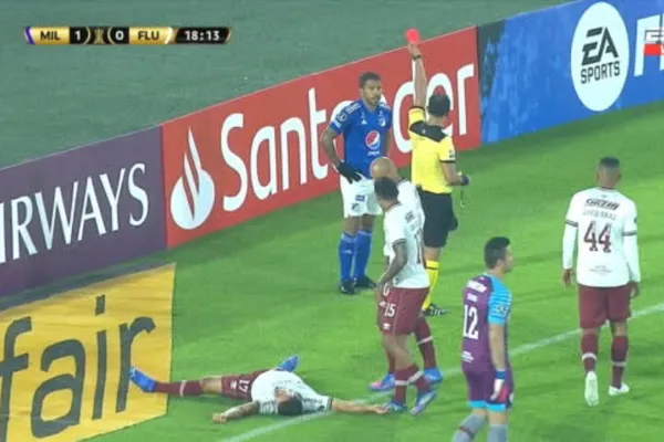 El jugador anotó el gol de Millonarios pero también fue expulsado y dejó con un jugador menos casi todo el partido al club embajador.