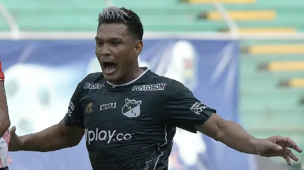 El jugador barranquillero llegaba al club vallecaucano luego de un ciclo en Atlético Junior, y luego de exhibir un nivel superlativo en el campeonato gritó, lloró y cantó con alegría un nuevo título en su carrera.