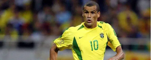 El jugador brasilero habla sobre su jugador favorito de la Selección Colombia.