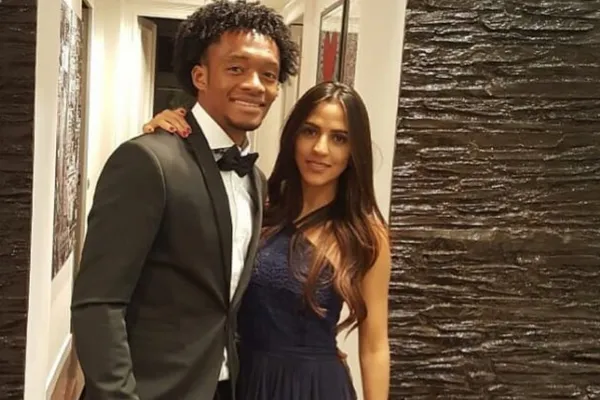 El jugador colombiano es uno de los referentes en la Juventus de Italia y comparte una vida de lujos junto a su esposa.