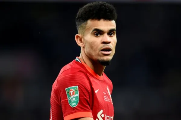 El jugador colombiano fue inicialista en el partido que empata Liverpool ante Chelsea en la final de la EFL Cup.