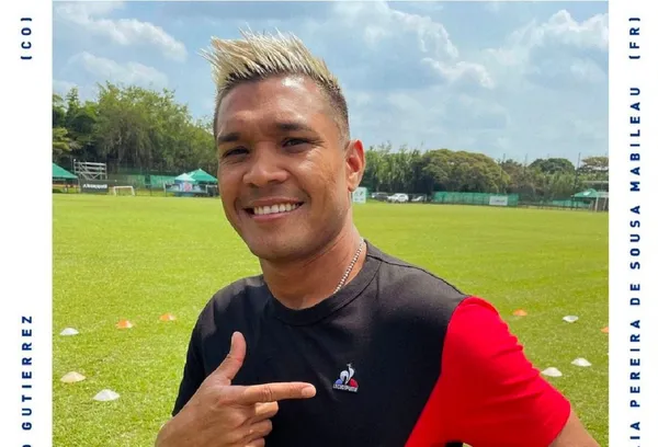 El jugador del Deportivo Cali es imagen ahora de la marca Le Coq Sportif y ha mostrado en las redes sociales las prendas como todo un modelo de revista.