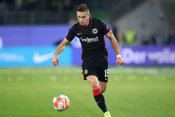 El jugador fue la figura con el club alemán tras anotar el único gol del partido ante West Ham en la Europa League.Lo que hizo Rafael Santos Borré luego de la victoria de Frankfurt que pocos vieron