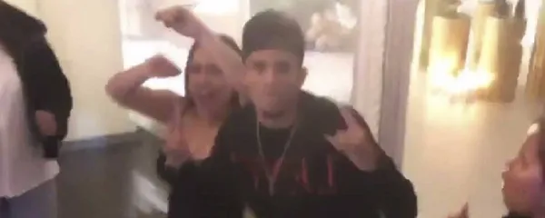 El jugador de Liverpool disfrutó durante el matrimonio de sus padres.