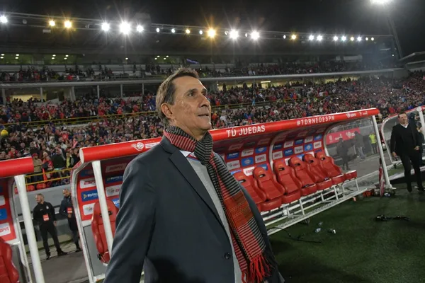 El jugador que no le gustó para nada a Guimaraes y los hinchas se quejaron