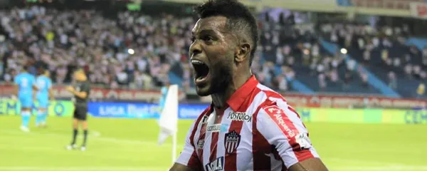 El jugador respaldó a uno de sus compañero tras lograr un gol por Copa Sudamericana.