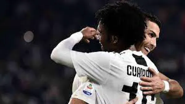 El lateral colombiano lleva más de 5 años con la dorsal de la Vecchia Signora y se atribuye un total de 11 títulos con el club