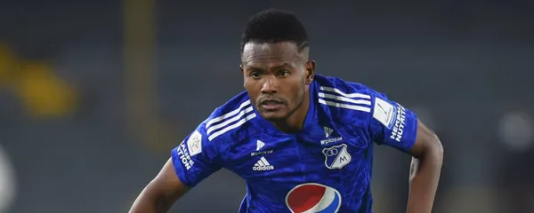 El lateral derecho del equipo Embajador confía en la consecución del título en 2022.