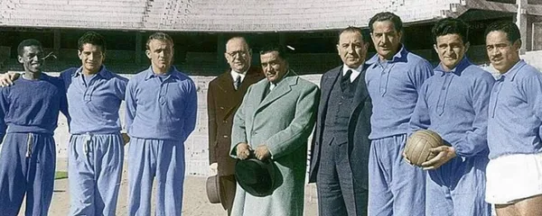 El legendario jugador ganó cinco Copas de Europa (Champions League) con el equipo Merengue y dejó huella de oro en el equipo Embajador.