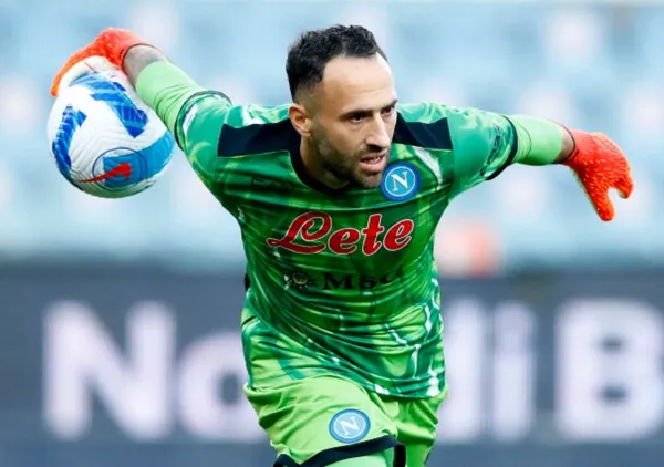 El Napoli sigue firme en su deseo de asegurar el título en Italia, pese a que hay pocas opciones y David Ospina le mandó un mensaje claro a su entrenador.