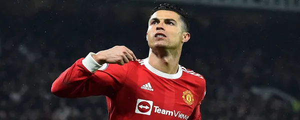 El portugués fue elegido como el jugador del mes de la Premier League y está a punto de ser el jugador que más veces consiguió este galardon.