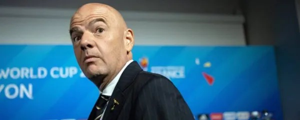 El presidente de la FIFA contó porque quiere una Copa del Mundo cada dos años y le llovieron críticas.