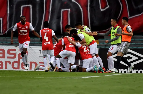 El presidente de Santa Fe le dio su apoyo al técnico y quiere seguir con el proceso.