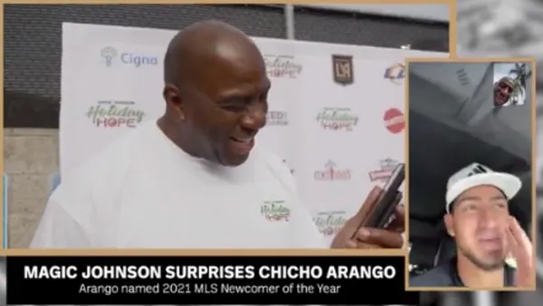 El reconocido exbasquetbolista se comunicó con el jugador de Los Angeles FC vía telefónica.