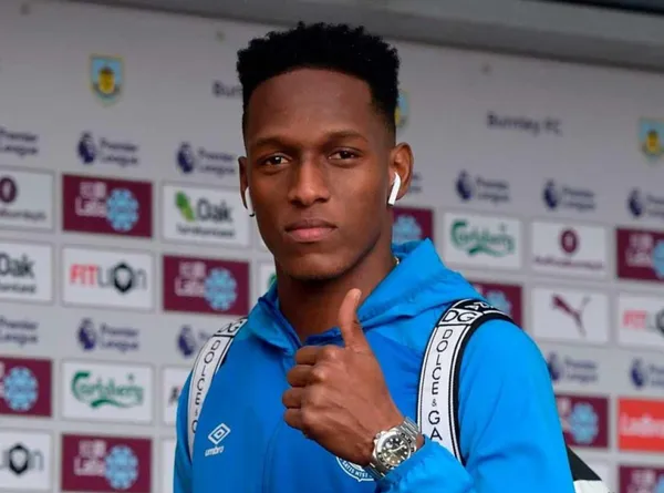 El reconocido medio inglés Liverpool Echo señaló que Mina: "Ha impresionado cuando ha jugado, pero las lesiones han parado su andar en el Everton". Este señalamiento al parecer ha coincidido con el pensamiento de Rafael Benítez, quien quiere la salida de Yerry porque no está seguro de la recuperación de sus lesiones y tiene en mente a otro jugador para ese puesto. Mina se podría ir para un club de España que desea ficharlo.