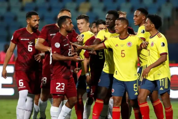 El seleccionado colombiano llegó a territorio venezolano y jugarán esta noche ante la selección vinotinto en el estadio de Cachamay.