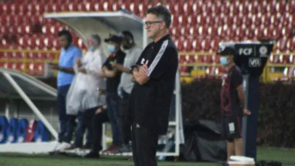 El técnico colombiano revela el dolor de su pasado y critica la falta de palabra. Foto: Instagram