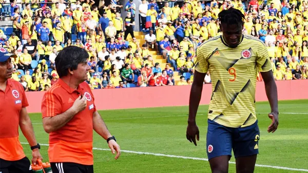 El técnico de este colombiano confirmó su ausencia por unos días más y la afición colombiana poco y nada le importó.