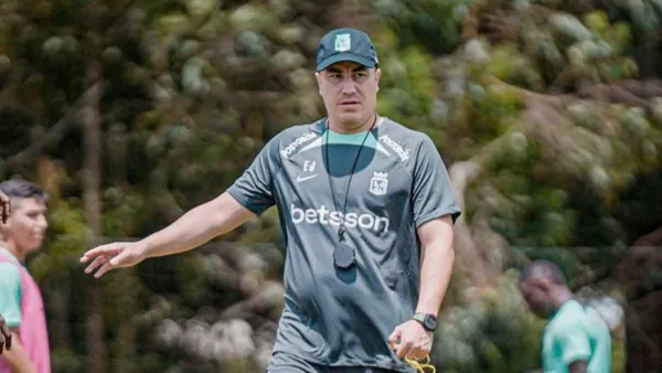 El técnico verdolaga bajo fuego. Foto: Atlético Nacional