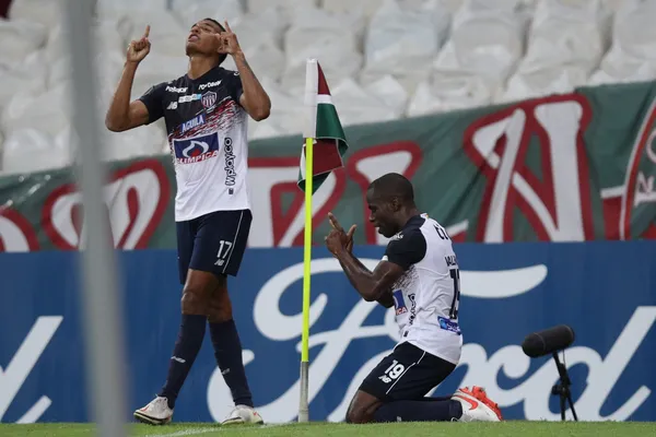 El Tiburón se impuso por 2-1 ante Fluminense en el Maracaná.