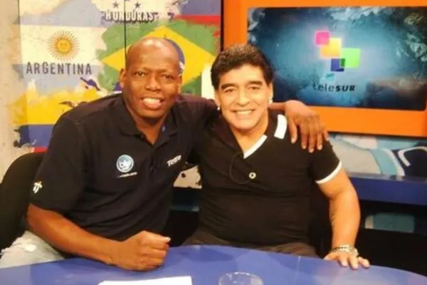 El Tino Asprilla fiel a su estilo reveló una insólita acción que generó en su momento risa al astro Diego Maradona