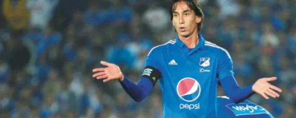 El volante bogotano fue campeón con el Embajador en el año 2012.