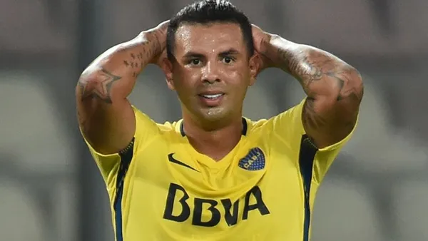 El volante colombiano tiene pocas ofertas pero su equipo no quiere venderlo a ninguno de los que ofrece.