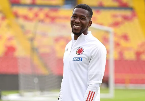 El zaguero Carlos Cuesta fue un jugador clave para detener a la Selección Brasil en Barranquilla y ya se ganó la titularidad en la Selección Colombia.