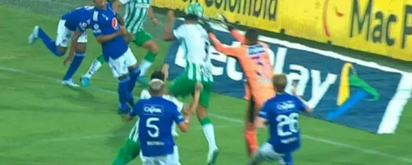 El zaguero se refirió a la jugada en la que le anularon un gol a su equipo.