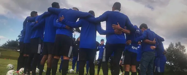 En la previa al Superclásico contra Atlético Nacional, varios hinchas del equipo embajador mostraron su inconformismo con las directivas.