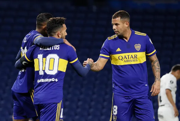 En la previa del partido ante Uruguay, a Edwin Cardona le preguntaron sobre James Rodríguez y no esquivó la pregunta.