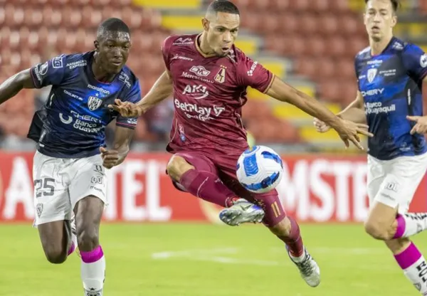En un juego bastante complicado de principio a fin, dos jugadores del equipo colombiano fueron determinantes para alcanzar la victoria en Copa Libertadores.