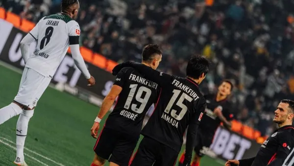 Este colombiano titular de la selección se fue de doblete con su equipo aunque no les alcanzó para la victoria.
