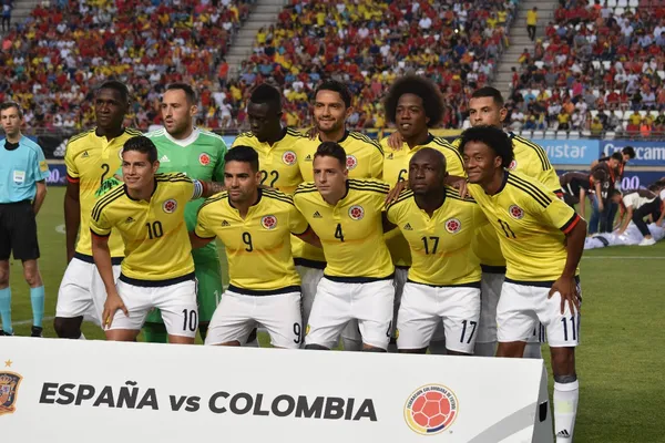 Este jugador renovaría con su club un año más acabando por ahora los rumores de su regreso al país.