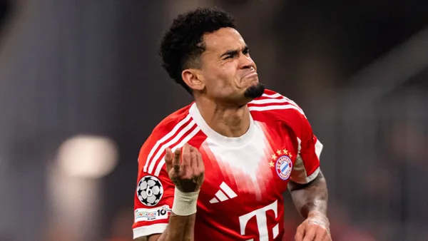 Exhibición de Luis Díaz en el Bayern Múnich con gol y asistencia ante Atalanta - X @FCBayernES