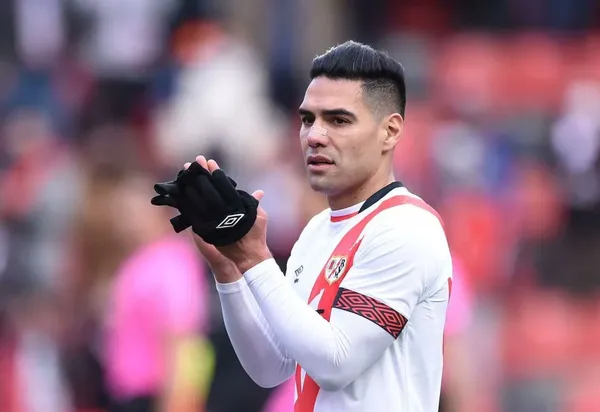 Falcao volvió a jugar con el Rayo Vallecano, superando de manera progresiva su lesión y los medios no dejaron pasar esta noticia por debajo de la mesa.