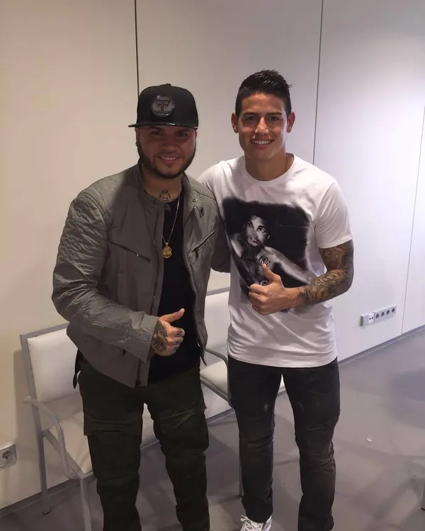 Farruko el intérprete de música urbana y amigo de James, quien convirtió su concierto en Miami en un gran salón para predicar la palabra del señor Jesucristo.