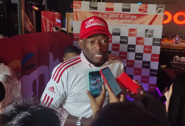Faustino Asprilla muchas veces es criticado en las redes sociales, pero muchos ignoran las grandes cualidades extra deportivas de este colombiano.