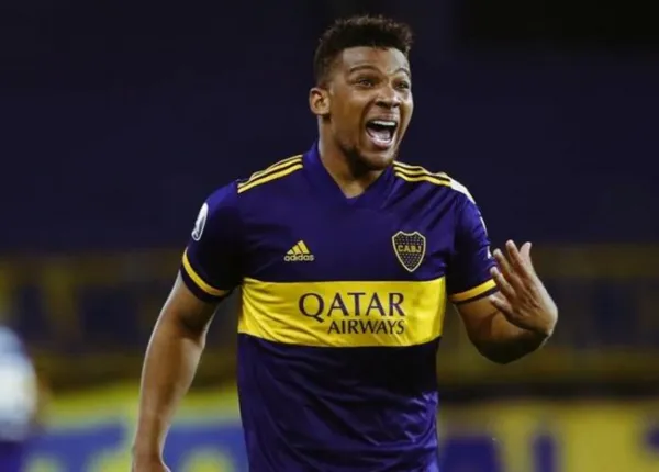 Frank Fabra es de los pocos jugadores colombianos que está rindiendo en el Boca Juniors y con una acción puntual le lanzó un mensaje claro a la directiva acerca de su contrato.