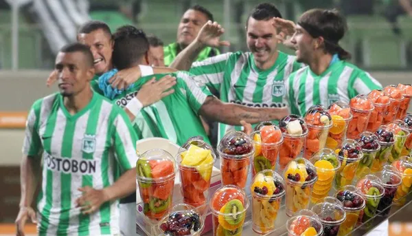 Futbolista colombiano pintaba para crack, ahora vende jugos.