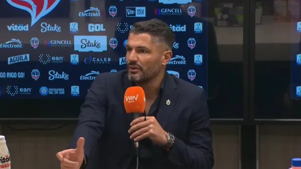 Gandolfi en rueda de prensa posterior al partido contra Fortaleza en el Campín. Foto: Win Sports