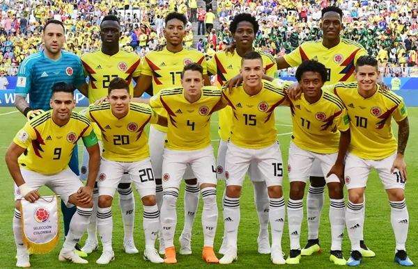Hay cuatro futbolistas colombianos que necesitan definir cuál va a ser la brújula de su carrera profesional en el segundo semestre de 2021 y poder trascender en mejorar sus resultados. Los casos que más preocupan son los de James Rodríguez, Radamel Falcao, Davinson Sánchez y Yerry Mina, en sus equipos no son tomados en cuenta y eso complica su estancia. Hay un quinto futbolista colombiano que tiene problemas pero para elegir a dónde se va, esto a causa de su éxito actual.