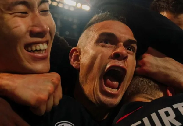 Hay un colombiano que ha sido muy cuestionado en su club en Europa, gana una fortuna y apenas comienza justificar el salario.