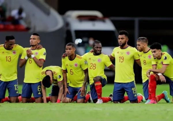 Hay un jugador que sería capaz de volver a jugar en la Selección Colombia para ayudar al equipo frente a esta grave crisis, pero este futbolista no es considerado por Rueda por varios factores.