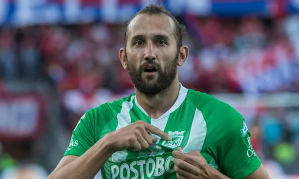 Hernán Barcos pasó de jugar en Atlético Nacional a un equipo de cuarta división en Europa