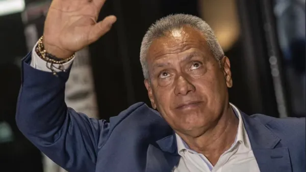 Hernán Torres en su llegada a millonarios