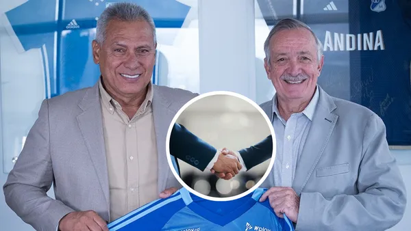 Hernán Torres ya posa con la camiseta azul pero mira el pedido que hizo
