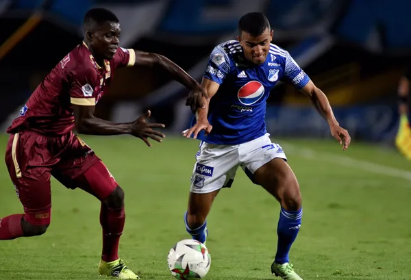 Hubo dos jugadores que no ayudaron al cuadro “Embajador” y terminaron siendo casi del equipo contrario.